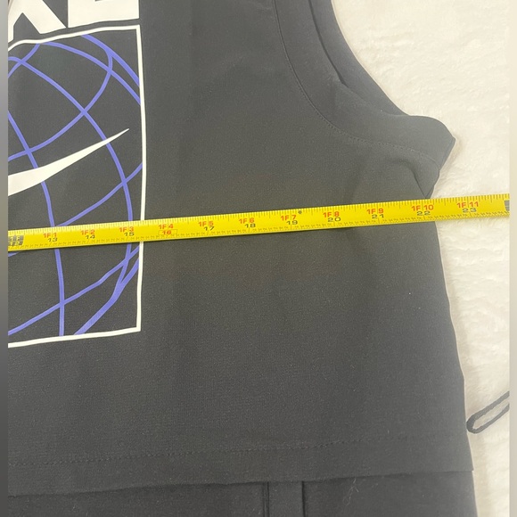 Nike Dri-Fit Sleeveless Graphic Training Hoodie - size large NWT - Picture 4 of 7
